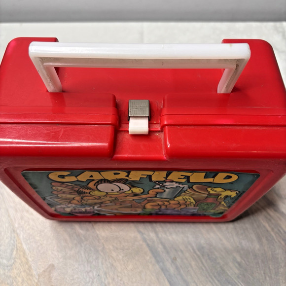 Vintage 1978 Garfield and Odie Red Plastic Thermos Lunch Box No Thermos - Picture 2 of 5